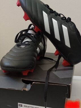 Adidas Men’s Black Soccer Cleats Size 10